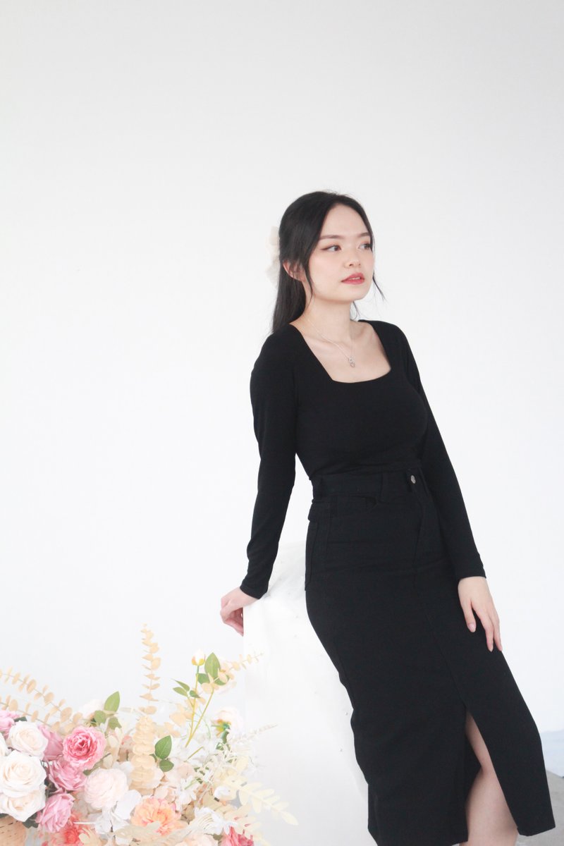Constance Padded Long Sleeved Top in Black