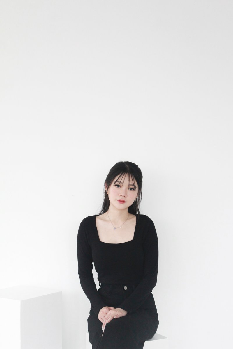 Constance Padded Long Sleeved Top in Black