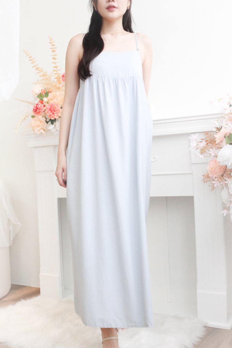 Kei Reversible Babydoll Midaxi Dress in White x Baby Blue