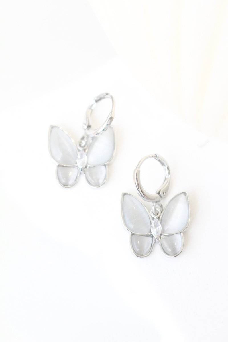 Anika Butterfly Huggies in Silver (18K Gold-Plated)