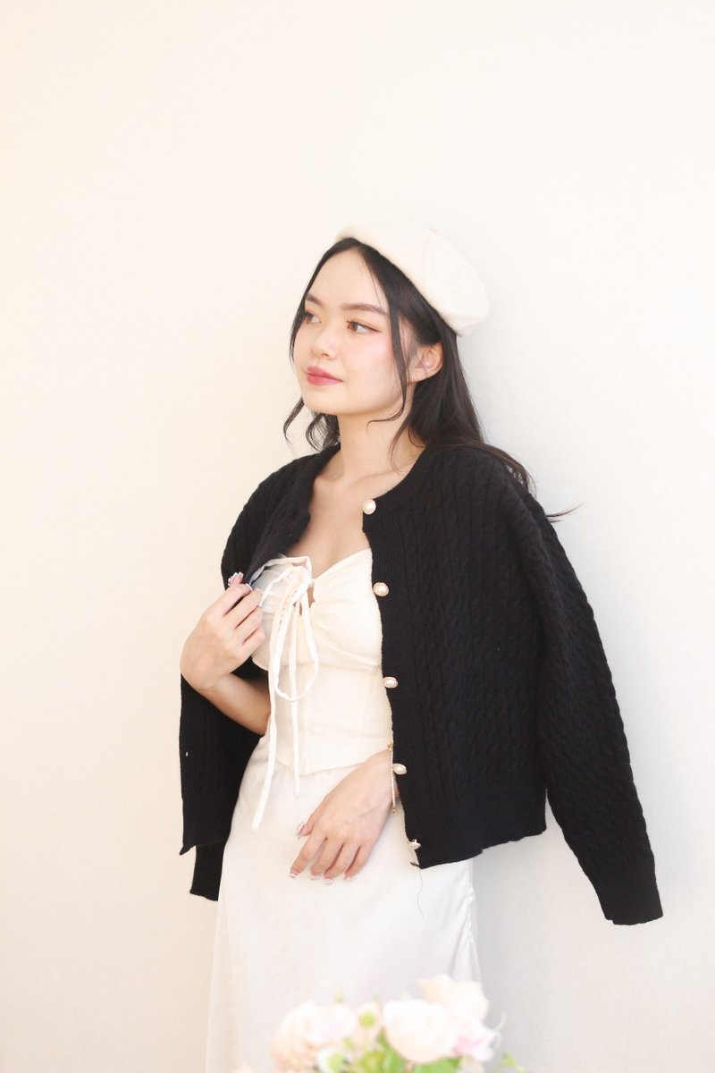 Atlas Pearl Knit Cardigan in Black