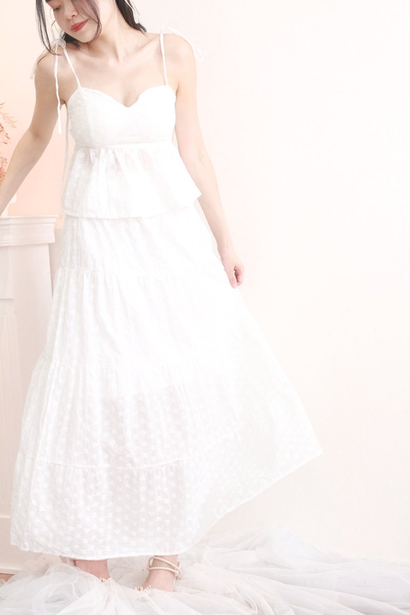 *DEFECT* Maison Co-ord Eyelet Tiered Skirt in White in size S