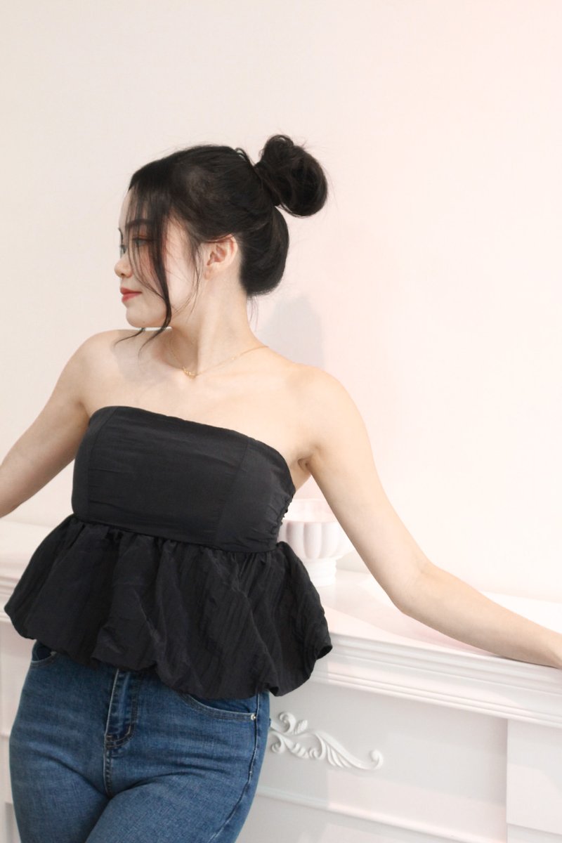 Kyo Padded Bubble Peplum Top in Black