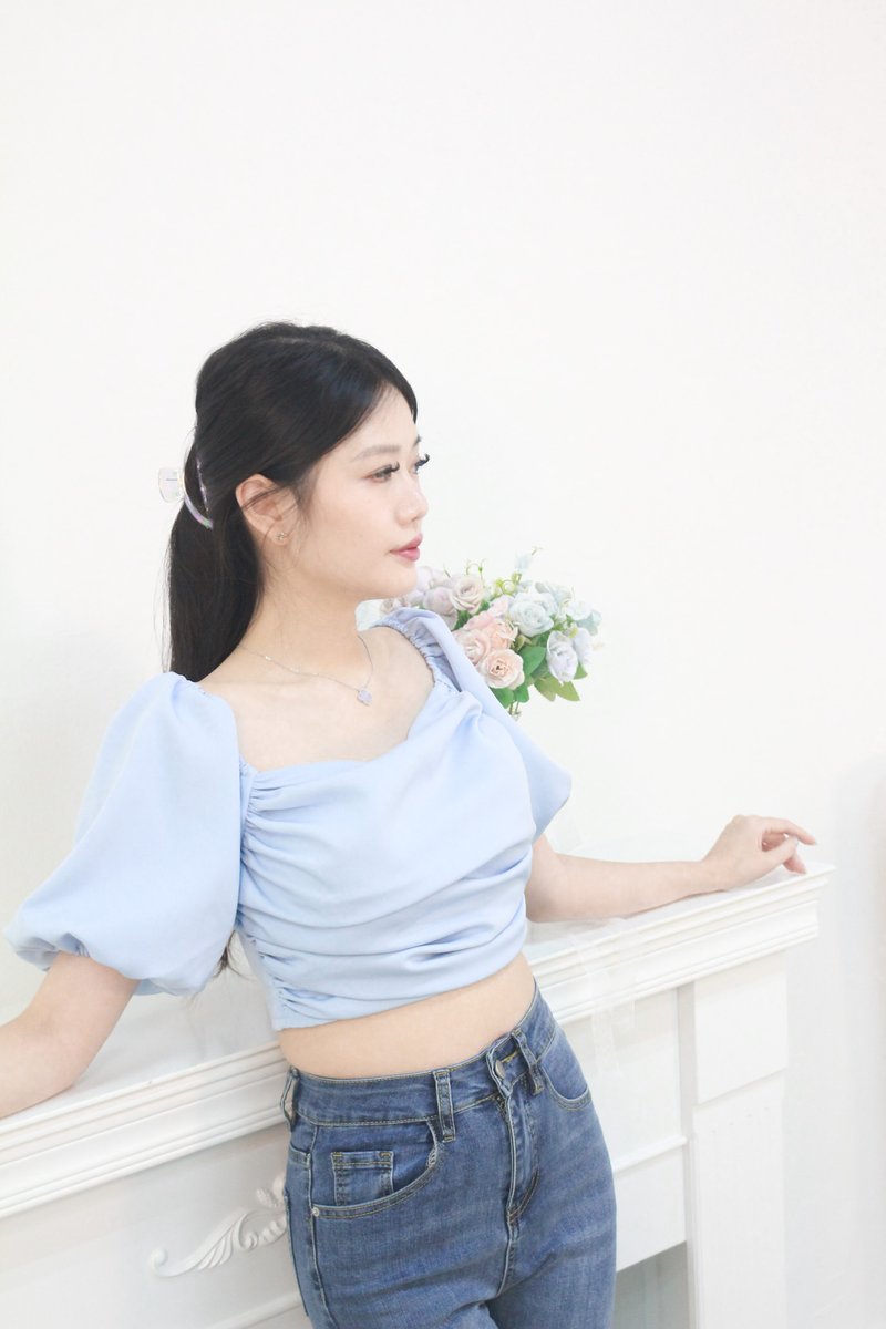 *DEFECT* Diore Padded Ruched Sleeve Top in Light Blue in size S