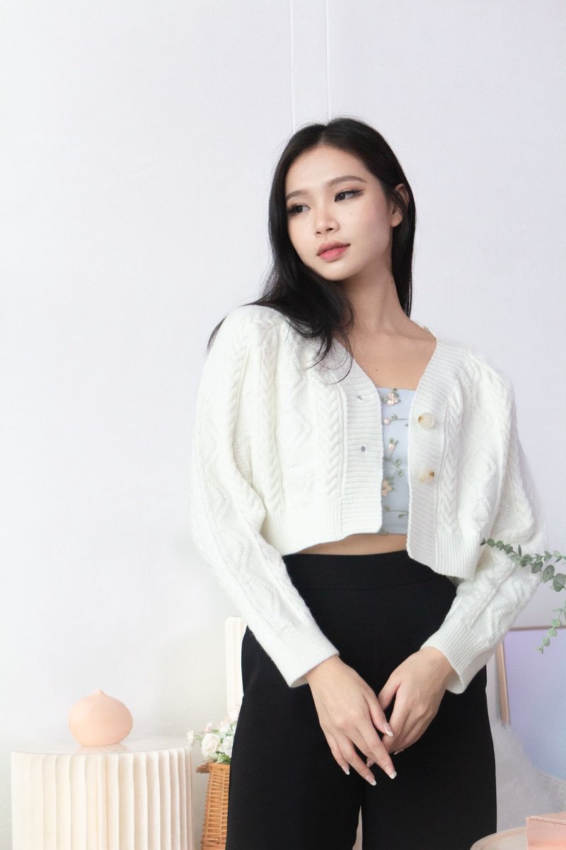 Cozy Knit Cardigan in White 